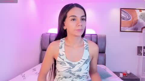 Snapshot of martina_mancinii chatting on 02/13/25, 12:11 Martina online show from 02/13/25, 12:11