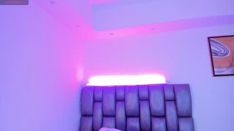 Snapshot of martina_mancinii chatting on 02/15/25, 12:43 Martina online show from 02/15/25, 12:43