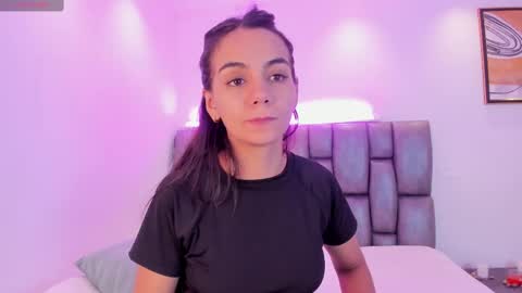 Snapshot of martina_mancinii chatting on 02/18/25, 06:26 Martina online show from 02/18/25, 06:26