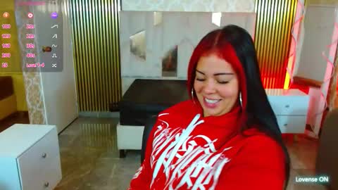 Snapshot of martina_tay chatting on 10/16/25, 03:29 Hey im martina online show from 10/16/25, 03:29