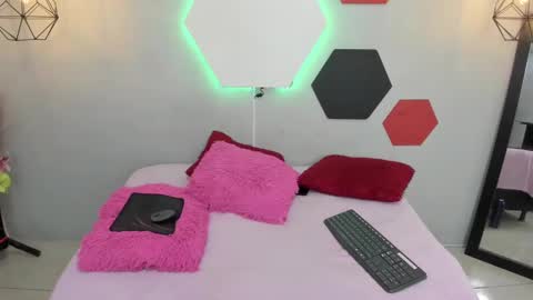 Martina online show from 12/15/24, 06:40