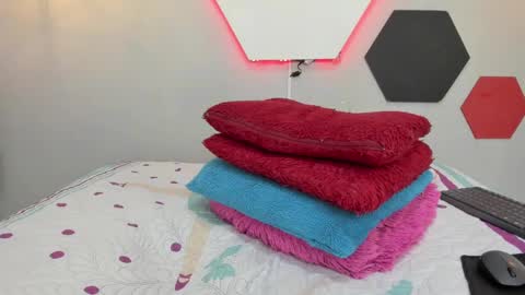 Martina online show from 12/16/24, 08:09