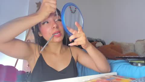 Snapshot of martinarossi chatting on 12/18/24, 10:13 ... ... online show from 12/18/24, 10:13