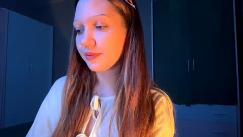 Emily online show from 10/06/25, 08:06