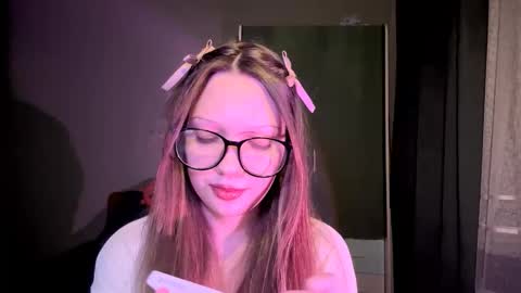 Emily online show from 11/12/25, 07:46