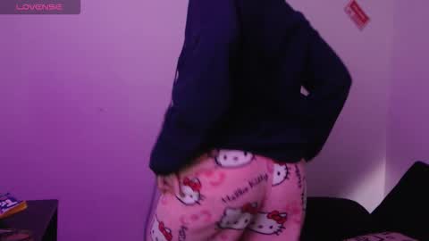                      100   online show from 10/24/25, 07:54