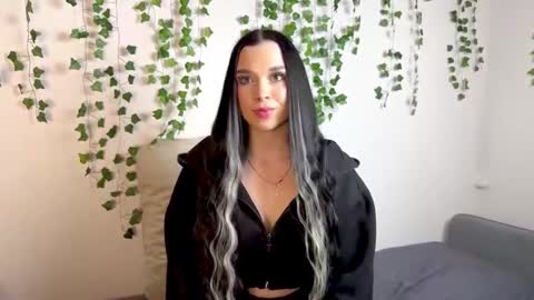 Snapshot of mary_jenet chatting on 09/30/25, 03:50 Mary Jenet online show from 09/30/25, 03:50
