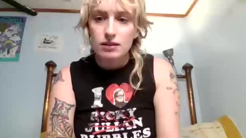 Snapshot of mary_lamb1212 chatting on 10/09/25, 11:03 mary_lamb1212 online show from 10/09/25, 11:03