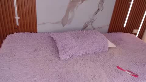 Snapshot of mary_live18 chatting on 09/11/25, 12:16 Hi guys im Mary online show from 09/11/25, 12:16