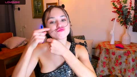 Snapshot of mary_marlow chatting on 01/19/25, 01:21 Mary online show from 01/19/25, 01:21