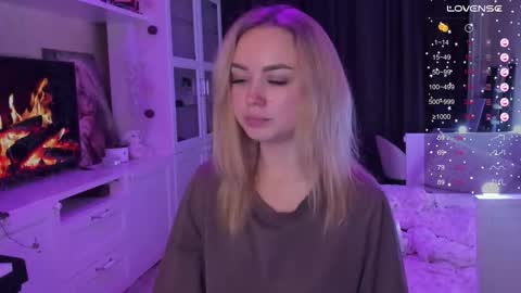 Mary online show from 10/13/25, 08:42