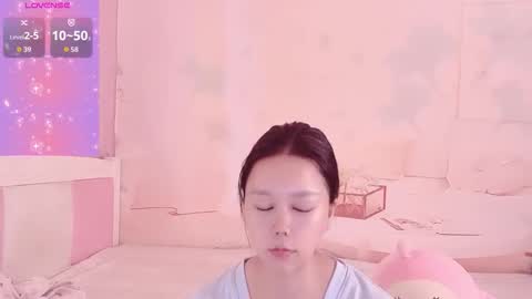 mary_uu online show from 10/10/25, 07:51