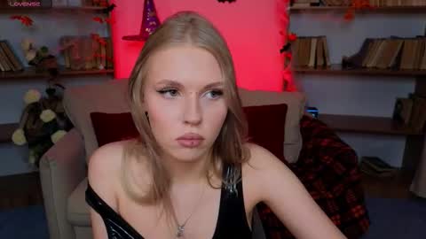 Snapshot of maryan_aa chatting on 10/21/25, 03:29 Maryana online show from 10/21/25, 03:29