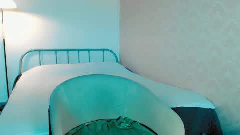 Anna online show from 09/27/25, 04:50