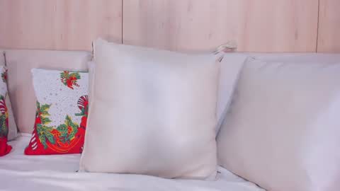 Snapshot of maryevans_ chatting on 12/21/24, 03:42 online show from 12/21/24, 03:42