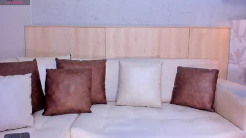 Snapshot of maryevans_ chatting on 02/04/25, 12:11 online show from 02/04/25, 12:11