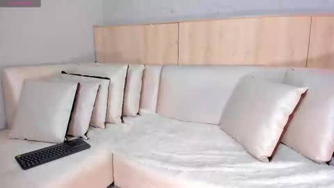 Snapshot of maryevans_ chatting on 03/07/25, 12:01 online show from 03/07/25, 12:01