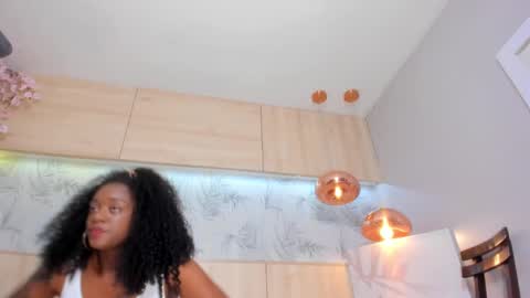 Snapshot of maryevans_ chatting on 09/23/25, 11:46 online show from 09/23/25, 11:46