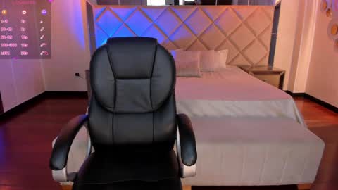 Snapshot of marylewis_ chatting on 01/27/25, 11:32 Mary online show from 01/27/25, 11:32