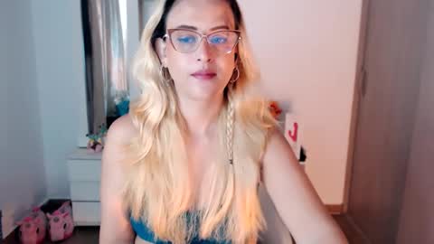 maryline online show from 11/15/25, 02:57