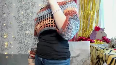 Snapshot of marylou_ chatting on 12/26/24, 08:39 Mary Lou online show from 12/26/24, 08:39