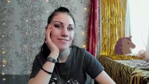 Snapshot of marylou_ chatting on 01/15/25, 04:47 Mary Lou online show from 01/15/25, 04:47