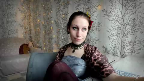 Snapshot of marylou_ chatting on 09/13/25, 06:35 Mary Lou online show from 09/13/25, 06:35
