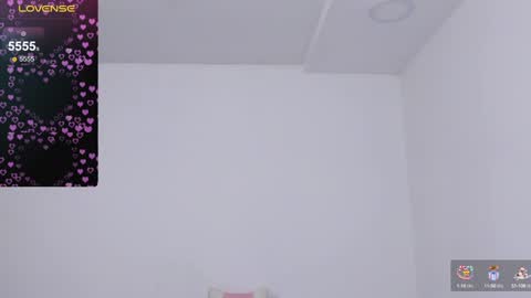 Dulce Maria online show from 12/18/24, 04:09