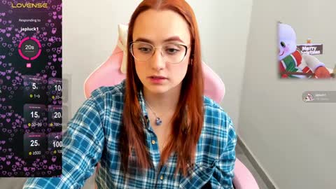 Dulce Maria online show from 12/18/24, 07:19