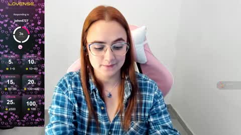 Dulce Maria online show from 12/18/24, 10:57