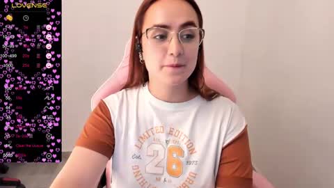 Dulce Maria online show from 02/11/25, 02:46