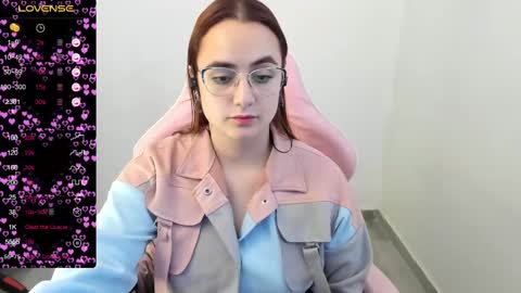 Dulce Maria online show from 02/17/25, 10:58