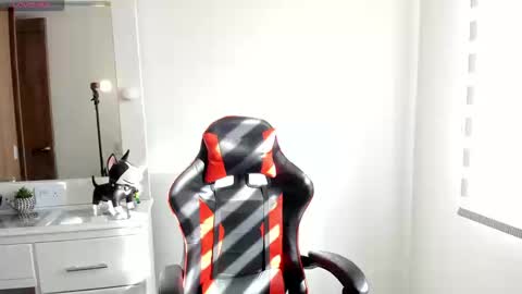 Dulce Maria online show from 09/11/25, 09:04