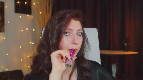 Mary Miller online show from 10/16/25, 06:25