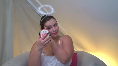 Snapshot of marymurrays chatting on 10/27/25, 06:45 MaryMurrays online show from 10/27/25, 06:45