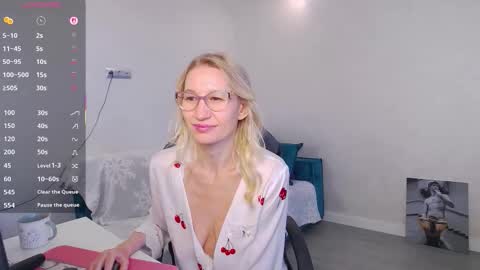 Mary online show from 10/01/25, 07:47