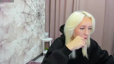 Luucy UTC1 Mon Tue Wed Thu Fri 0500-1130 online show from 11/03/25, 02:35