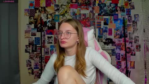 Snapshot of maryyy_may chatting on 09/19/25, 04:29 maryyy_may online show from 09/19/25, 04:29