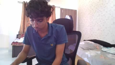 Mask Boy online show from 10/18/25, 05:54