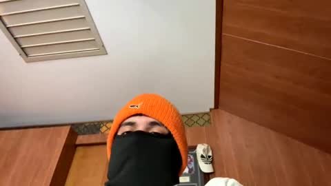 Snapshot of maskedman231 chatting on 12/22/24, 03:44 MaskedMan online show from 12/22/24, 03:44