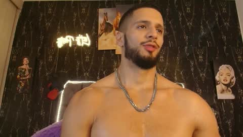 Snapshot of massimo_greco2 chatting on 11/19/25, 09:37 massimo_greco2 online show from 11/19/25, 09:37