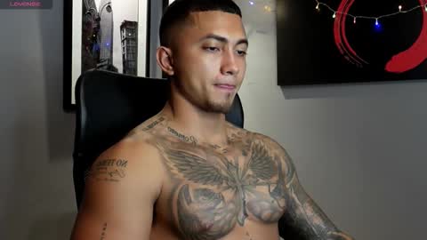 Snapshot of massimo_rizzo_ chatting on 11/16/25, 02:17 Massimo online show from 11/16/25, 02:17