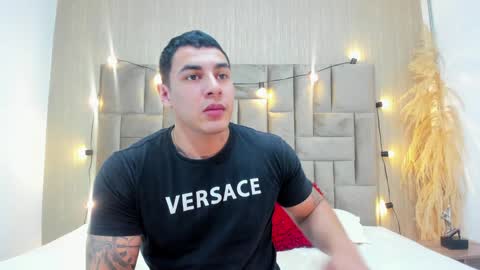 Snapshot of massimocontie_ chatting on 01/10/25, 05:24 Massimo Contie online show from 01/10/25, 05:24