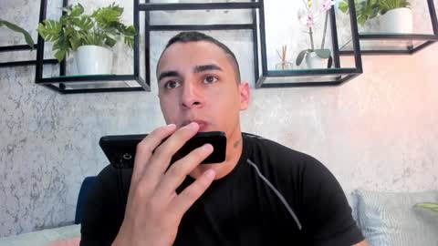 Snapshot of massimocontie_ chatting on 01/25/25, 03:30 Massimo Contie online show from 01/25/25, 03:30