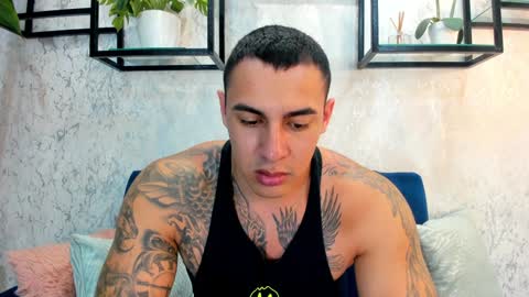 Snapshot of massimocontie_ chatting on 01/29/25, 04:08 Massimo Contie online show from 01/29/25, 04:08