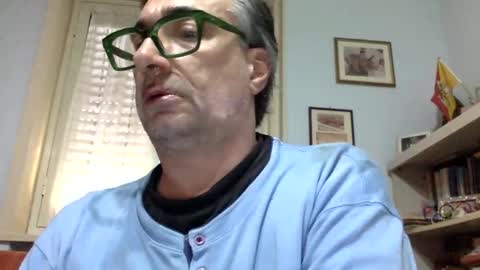 Snapshot of massimoxsempre chatting on 12/04/24, 12:03 massimoxsempre online show from 12/04/24, 12:03