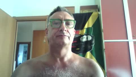 Snapshot of massimoxsempre chatting on 10/11/25, 02:37 massimoxsempre online show from 10/11/25, 02:37