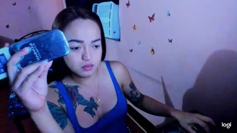 Snapshot of massivecockcum chatting on 01/04/25, 07:55 kimmy online show from 01/04/25, 07:55