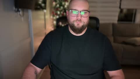 Snapshot of master_093 chatting on 11/19/25, 02:33 Master 093 online show from 11/19/25, 02:33