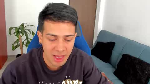 Snapshot of master_boy_1 chatting on 11/17/25, 12:11 master_boy_1 online show from 11/17/25, 12:11